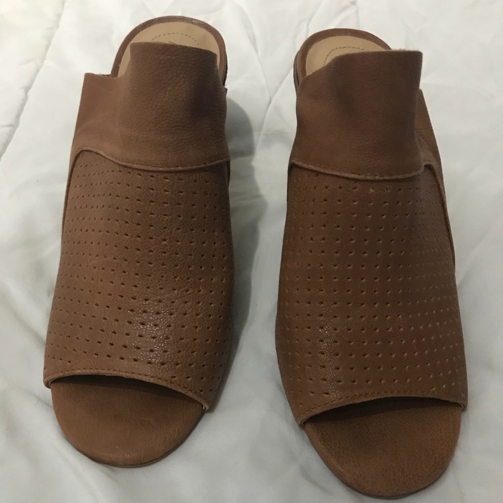 Adam Tucker shoes